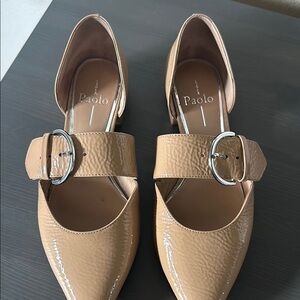 Línea Paolo pointed flats with Buckle Sz 7